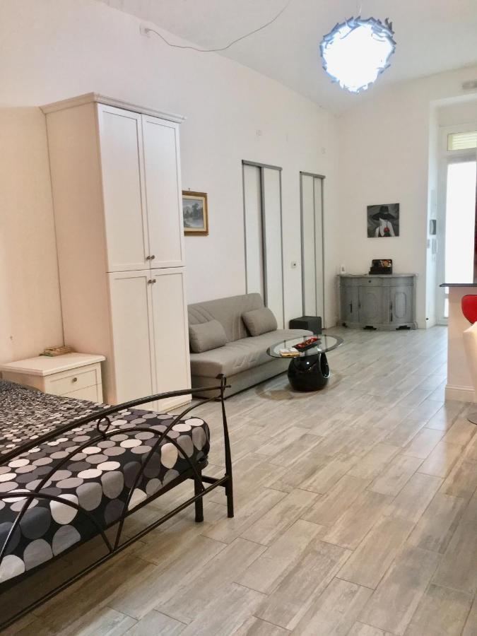 Maison Dora 10 Turin Bagian luar foto